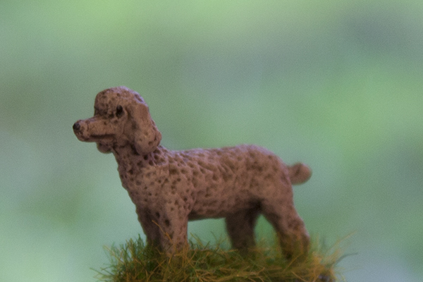 figurine chien poodle caniche
